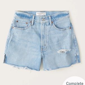 Abercrombie Curve Love High Rise 4” Mom Shorts